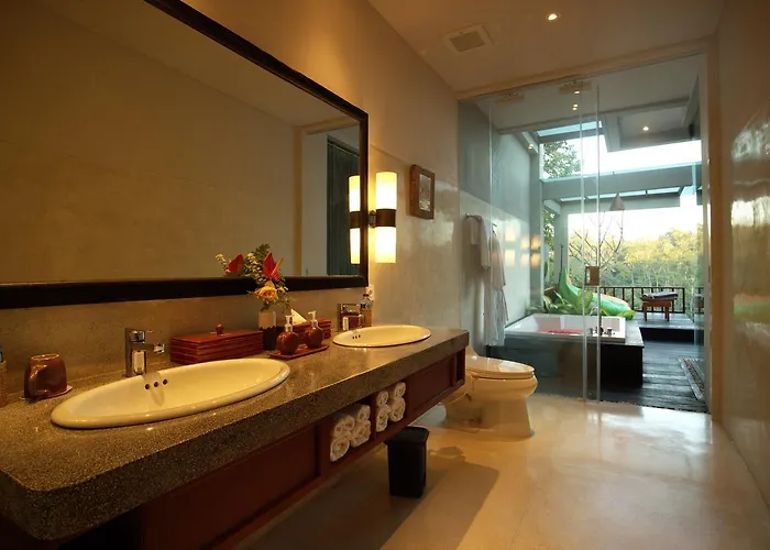 Ayuterra Resort 5*